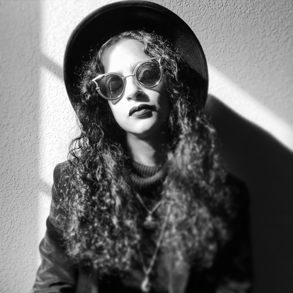 Meet your Posher, Peaches - Picture 3 of 4